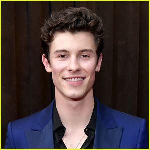 Shawn Mendes opens up about how rumors about his sexuality .